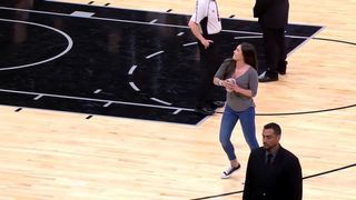 Kelsey Plum throwing a t-shirt makes me hard.