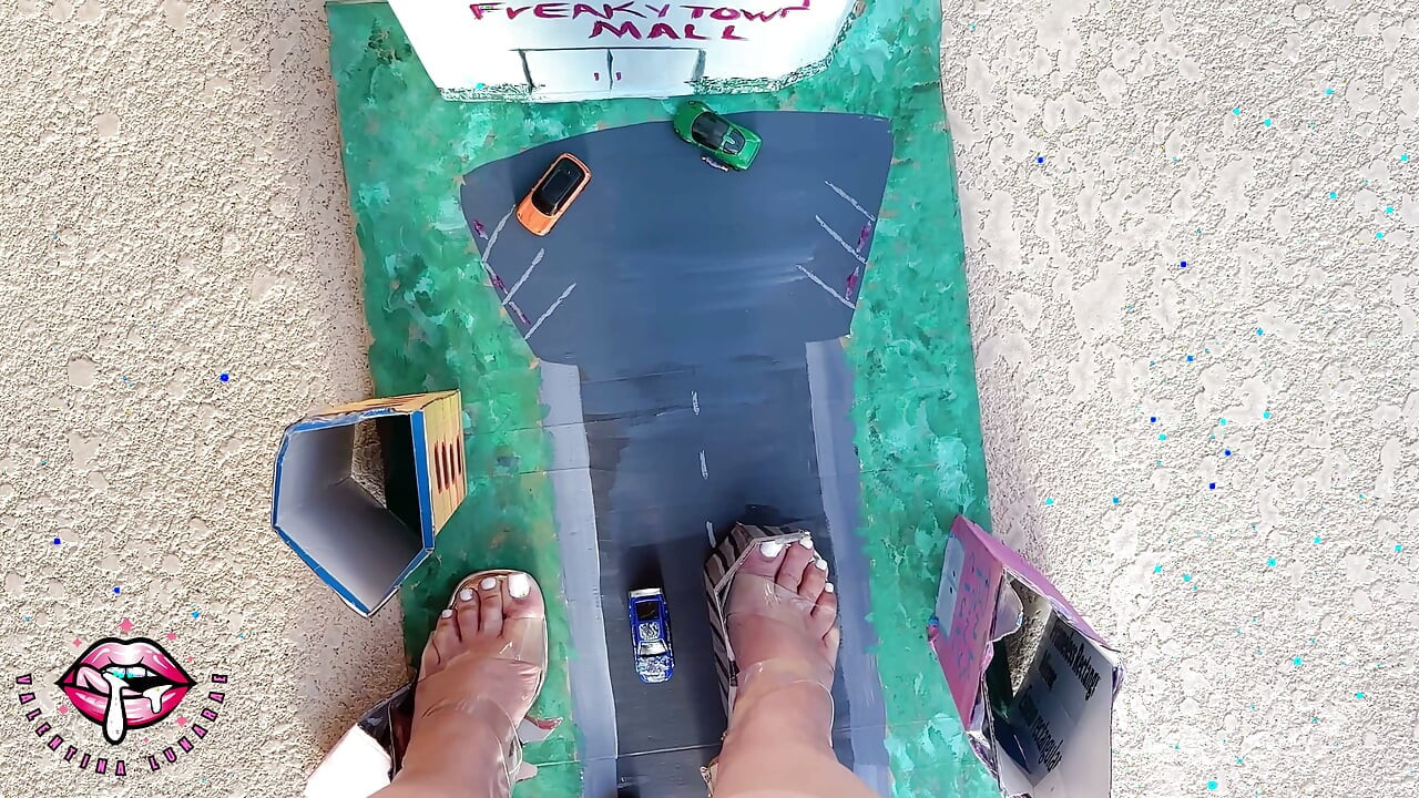 Freaky Town Giantess Destroys Tiny People