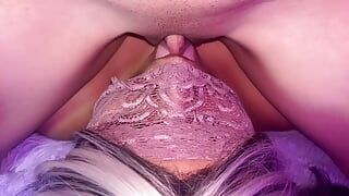 世界最高の大きな濡れたクリトリスを食べる - レズビアンアマチュアカップル