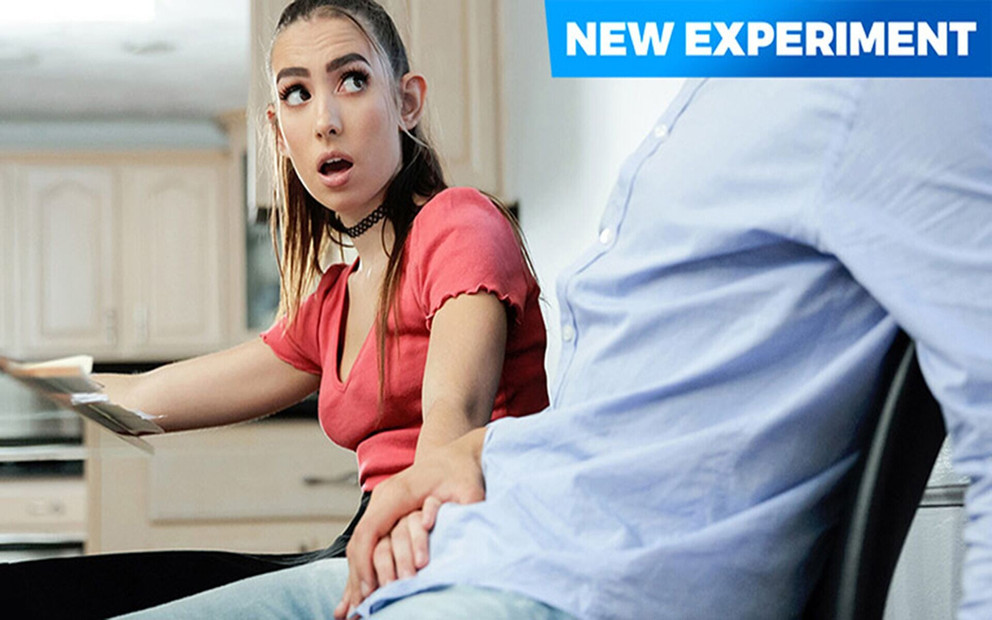 通过合同做爱：她的房东每月拥有一次她完美的阴户