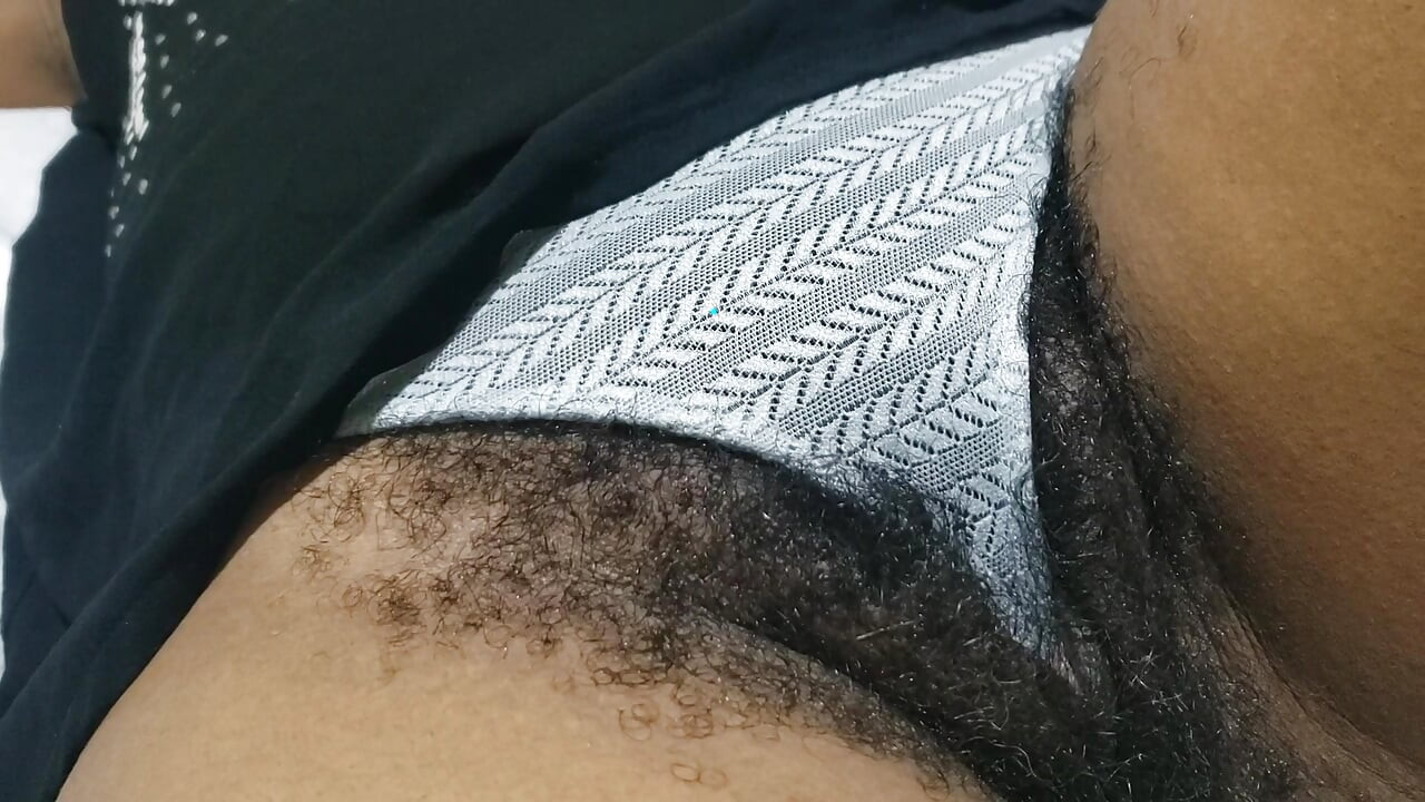 Rekaman seks ibu-ibu dengan memek berbulu paling hot dientot habis-habisan sama pacarnya