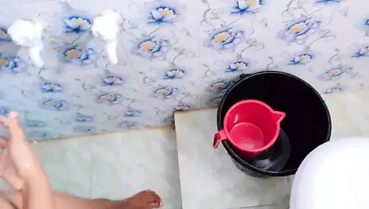Bangladesi couple sex in the bathroom xxx video