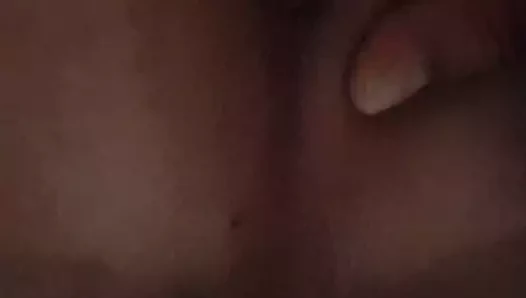 Manx porn video – Un petit doigt dans mon cul cest bon