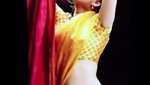 Cum üzerinde lavanya tripathi