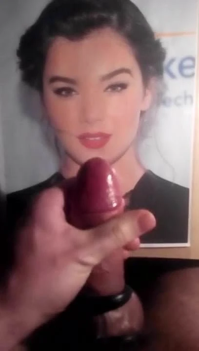 Cumtribute 11 on Hailee Steinfeld