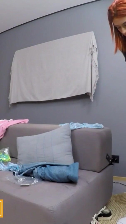 Big Booty 18yo Redhead Latina Ends Up Sucking Cock In Amateur Photoshoot | Clip 1