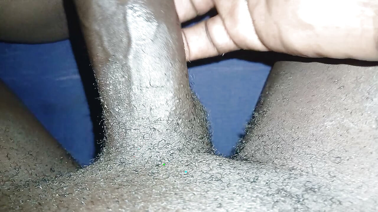 18+ girl spreading her thighs to get fuck by bbc