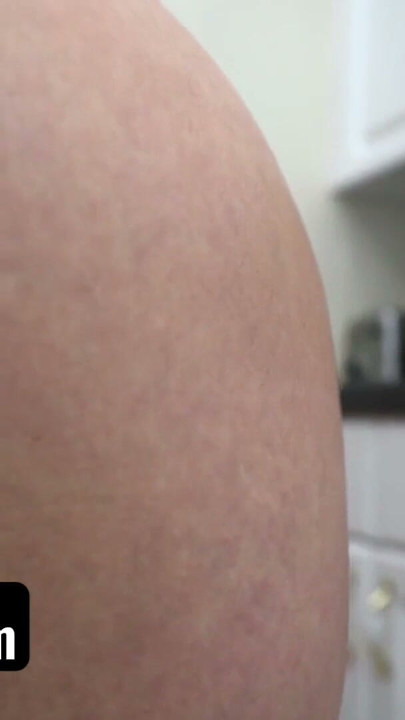 继子发现他的继母Jazmine Daze越来越喜欢把东西插在她的屁股上 | 短片 1
