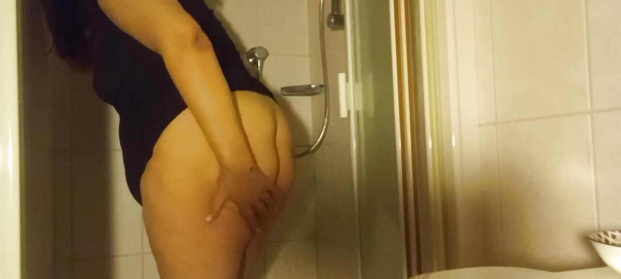 52 years of maturity, plump & wet - Eva Pur's curves won't let you go