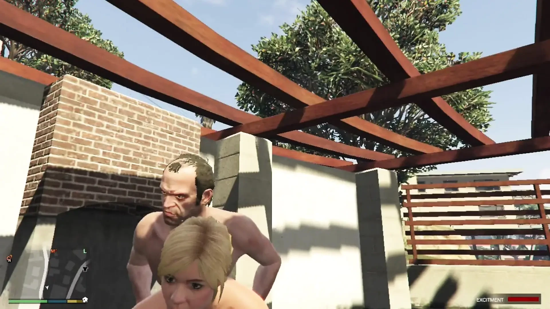 Tracey De Santa have sex with trevor in her neighbor's backyard