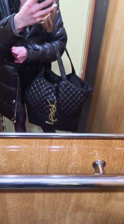 Flashing in the lift, public flasher