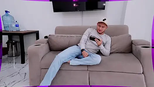 I FULFILL MY FANTASY OF FUCKING MY STEPSISTER AND GIVING HER PUSSY MY MILK
