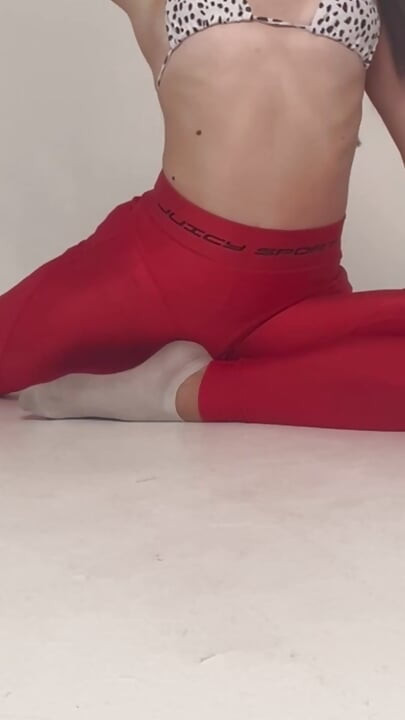 Cameltoe tajice yoga teaser