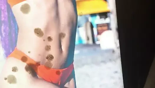 Sasha Banks boşalıyor