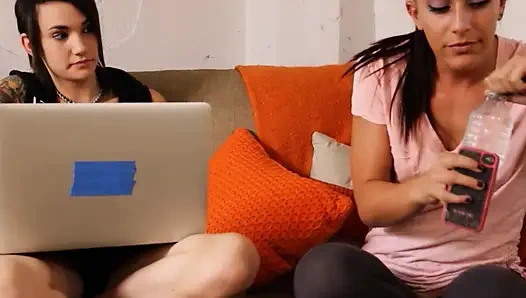 Lezbiyen aşıkların sonsuz zevki