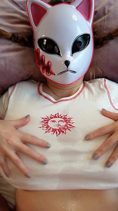 Fantezie hentai cu țâțe mari - un tip o fute între țâțe în timp ce se întinde. Lilykoti