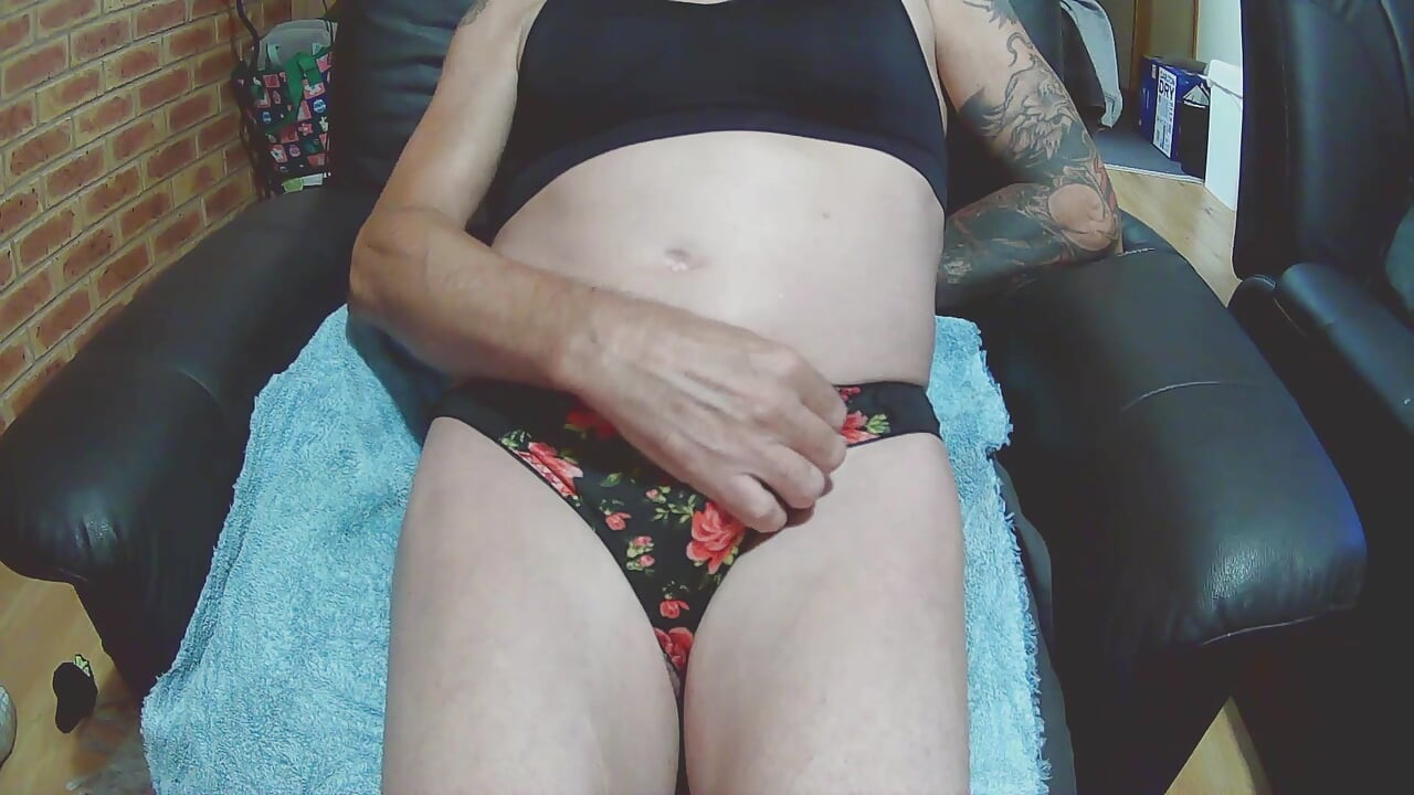 Big handsfree cum in panties