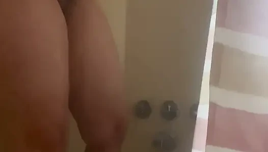 Start to Shave the Fat Pussy