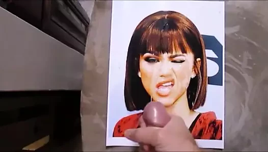 Zendaya Coleman boşalma anısına 010