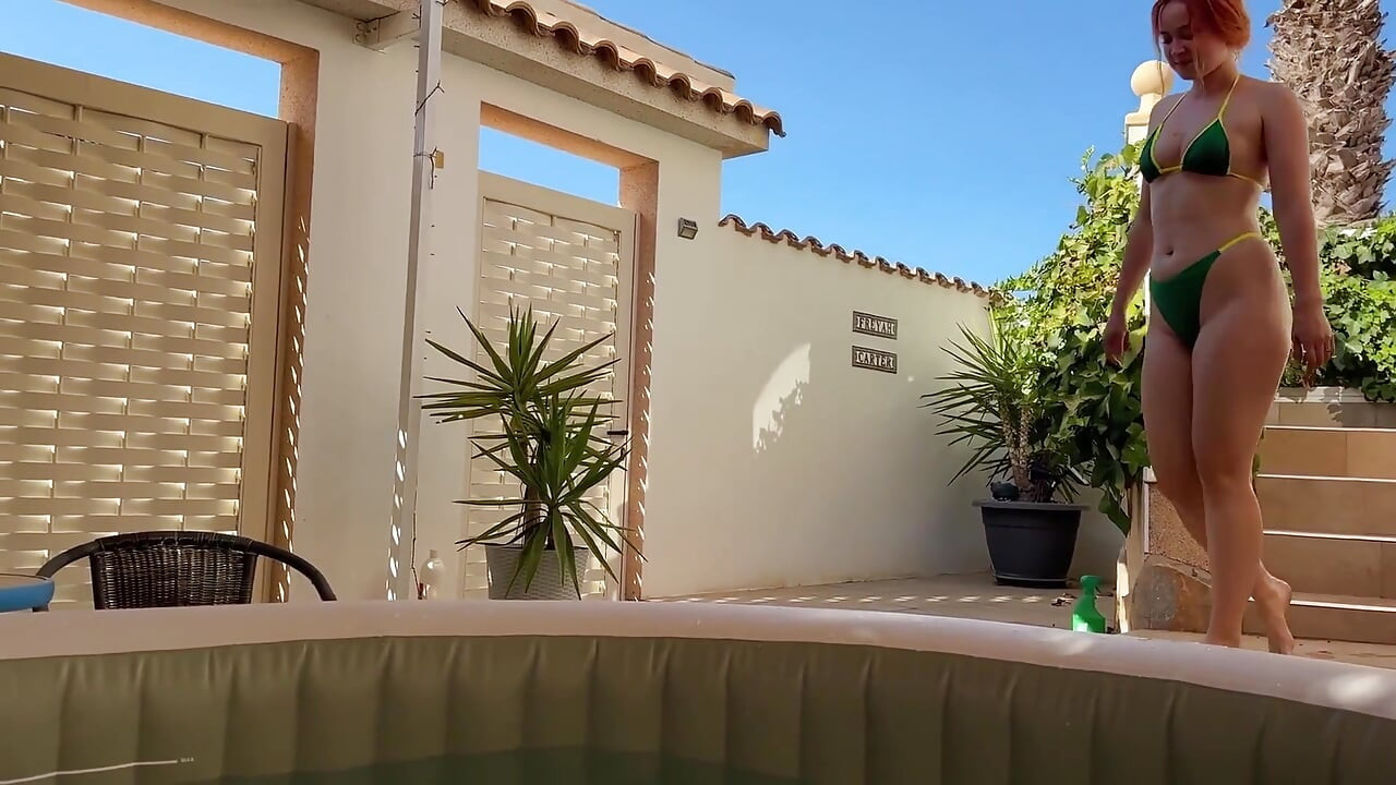 Amatorskie jacuzzi na świeżym powietrzu humping w bikini Brazylii!