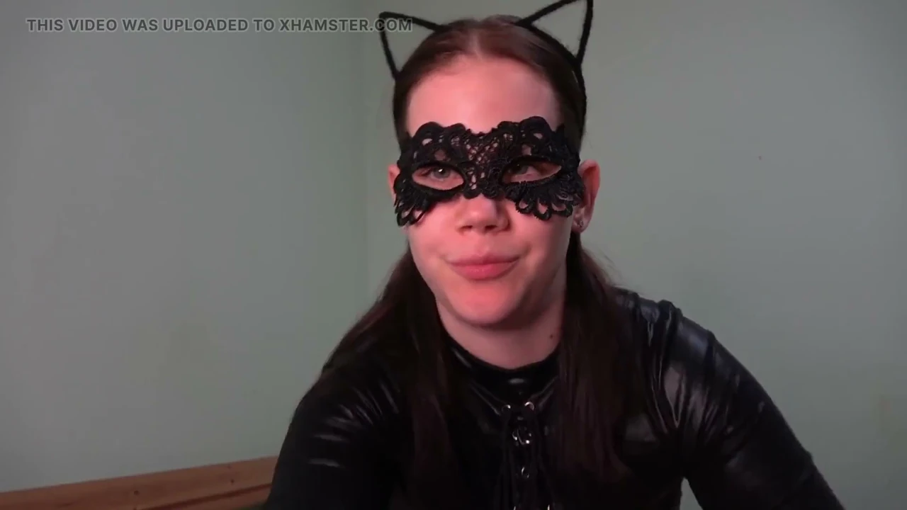 Catwoman Playing with a Mouse in POV