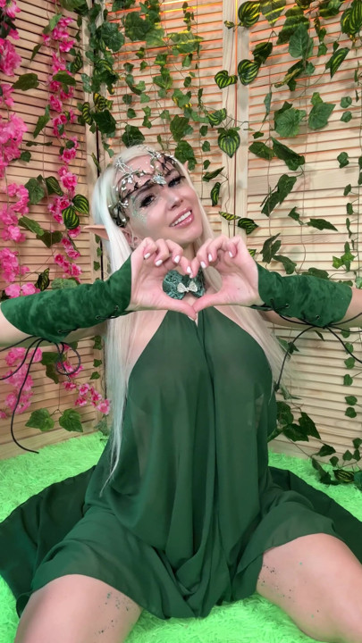 You found the elf. Now unlock the secret level with heart button