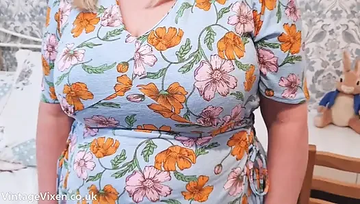 Külotlu çorabımı yala - iri güzel orta yaşlı seksi sürtük evli kadın sarkık memeli sürtük 260503
