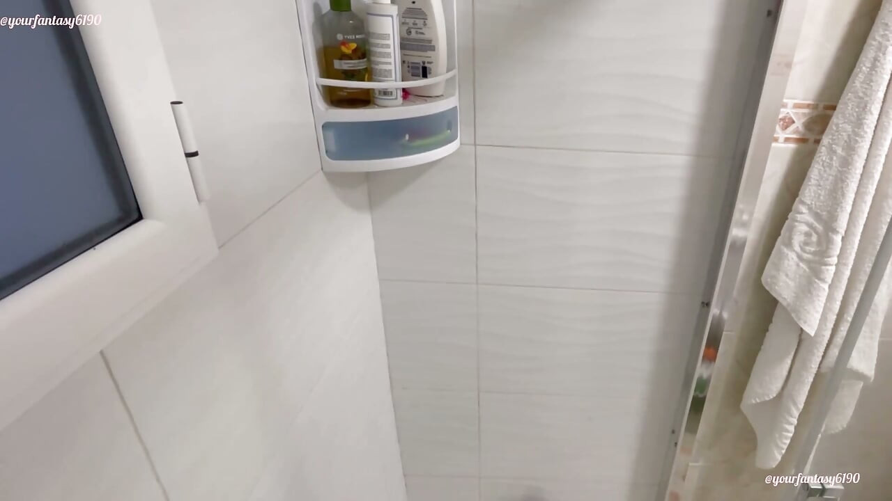 Pedos con risas y ducha