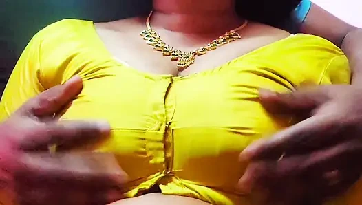 Tante India menikmati dengan tetangga