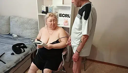 Aku ngocok kontolku, ngentot mulut ibu tiriku sampai toketnya dicrot sperma hangat