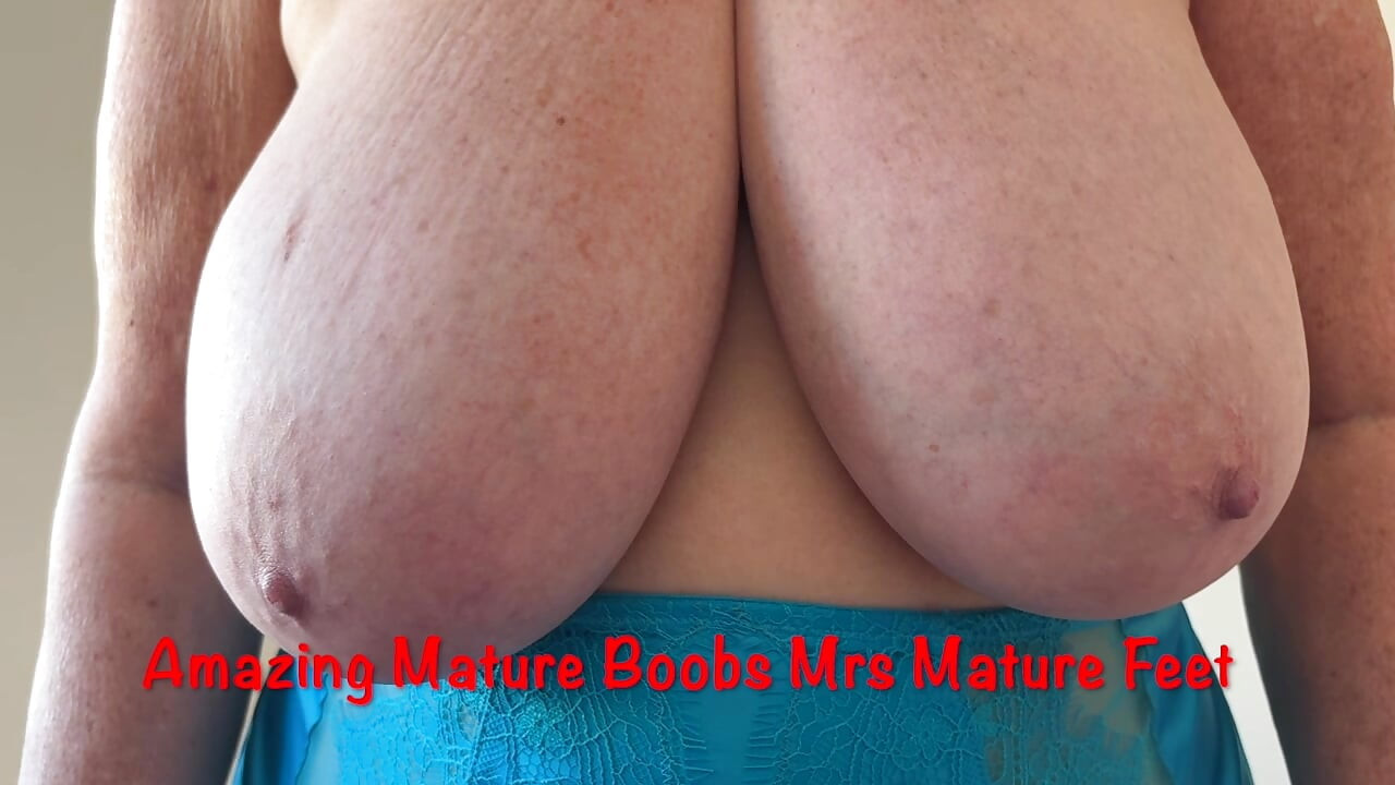 Mrs Mature Feet gir en vittig runk og en fotjobb 411
