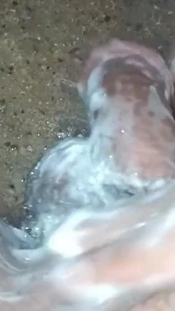 「Big Foamy Cock」の壮大な瞬間