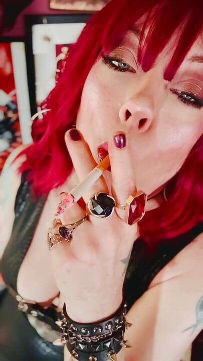 English Goth Dangles & Smokes Her Cigarette - Tina Snua Smoking A Cig With Dangling, Drifts, OMI OME Snap