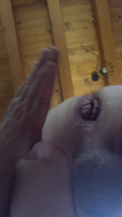 My anus is full of pleasure, how good it is to finger myself and to tap it
