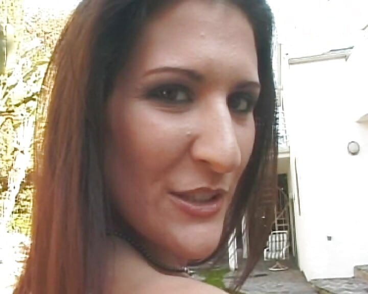 Top-class French MILF enjoys hardocre threesome fuck