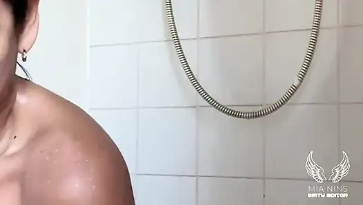 Intimate Shower & Smooth Pussy Shave - Wet & Bare
