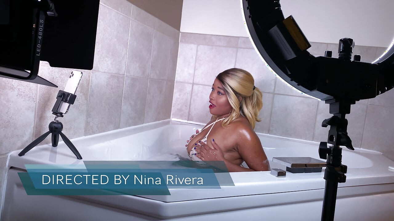 Sexy Nina Rivera Playing in the Pool in a Hot Bikini