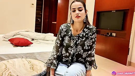 Desi Indian Stepsis Changing Dress Infront of Her Stepbrother. in Hindi