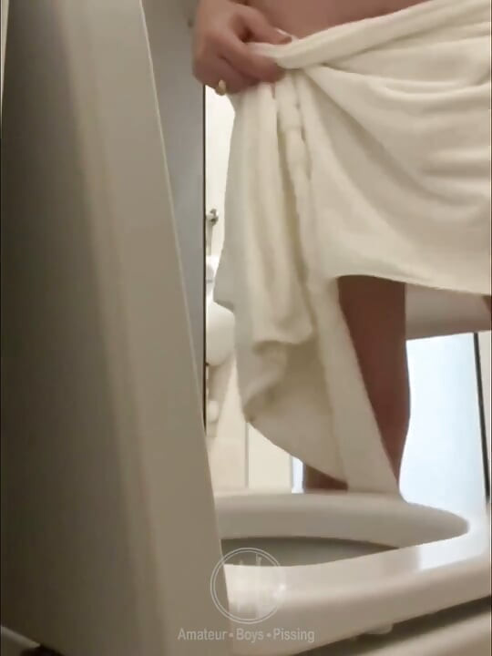 Helping Hand in Public Toilets - Almost Caught