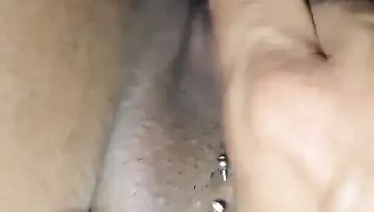Ich habe im Swingerclub aufgehÃ1/4ckte mich von allen ins gloryhole ficken