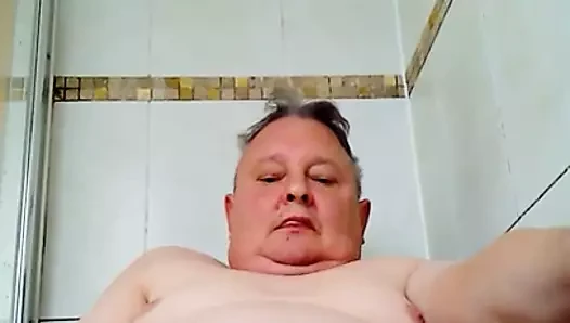 pissing bir handjob