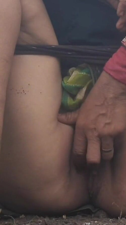 In the outdoor open field, my sister-in-law is urinating with fingers in her pussy, showing her brother-in-law, quench my thirst, my ass. | Clip 2