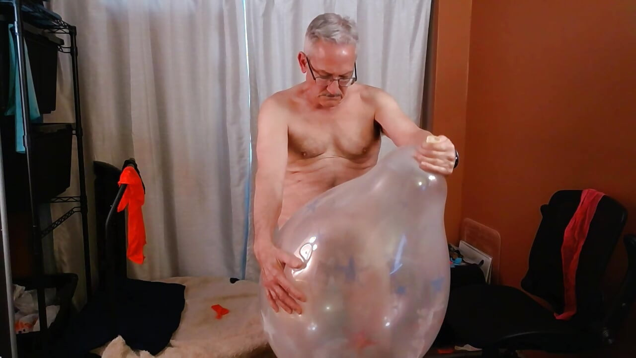 158) Daddy Pops 3 More Giant Balloons and Cums