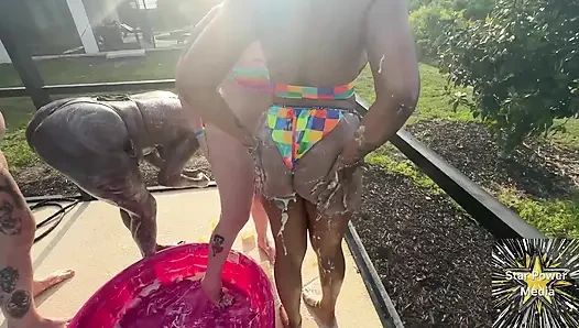 Playtime: Savanna, Giana, Bleu И Livie Get Messy