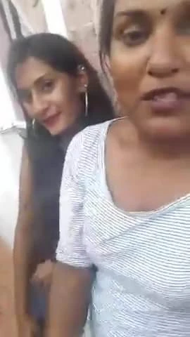 Hot girl doing selfies 3.mp40b