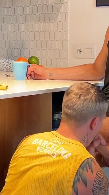 Epický okamžik z "Manžel vykoural svého přítele, zatímco jeho žena myla nádobí"