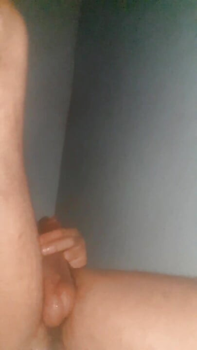 Depois de me masturbar cinco vezes, meu pau não consegue ficar ereto.