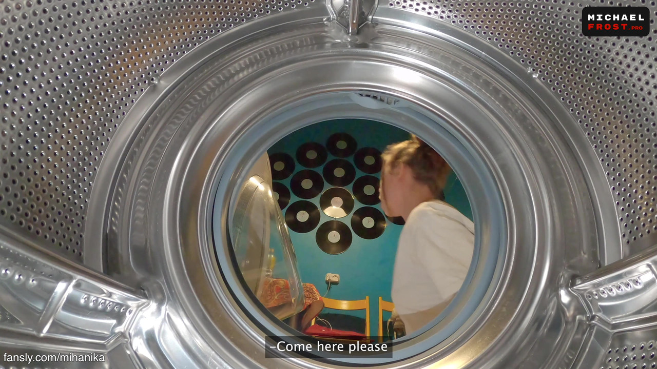 帮帮我，继兄！我被困住了！