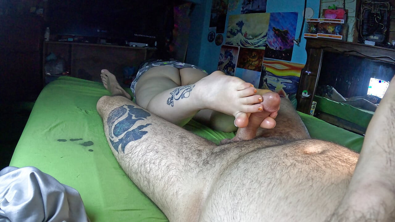 orange tå blomst footjob tæer dækket af sperm