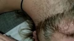 Шведская шведка лижет киску в любительском порно видео и получает сквирт на лицо